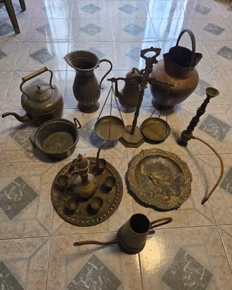 Vasi, teiera, piatto bronzo e rame