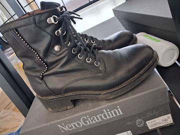 Anfibi Nero giardini