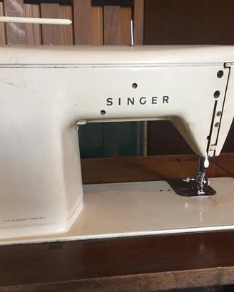 Macchina cucire singer modello 657g con tavolo