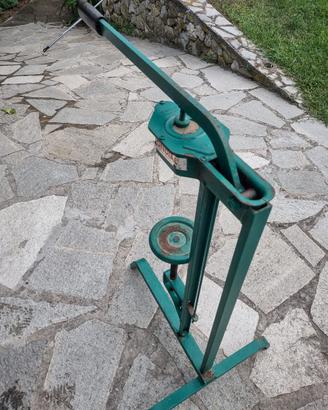 tappatrice tappi sughero
