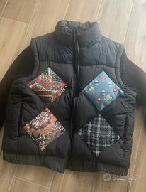 Gilet con maniche e cappuccio