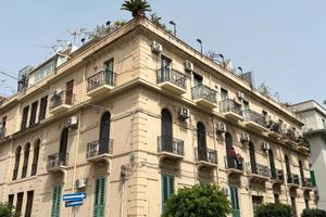 Via Placida, ampio locale deposito