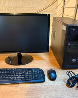 PC fisso i5 8GB SSD 960GB Radeon + Monitor 23”
