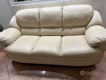 Divano tre posti in pelle beige