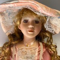 Bambola di Porcellana