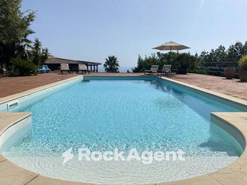 ANTICO CASALE CON PISCINA