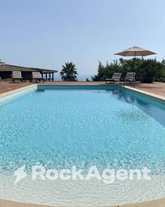 ANTICO CASALE CON PISCINA