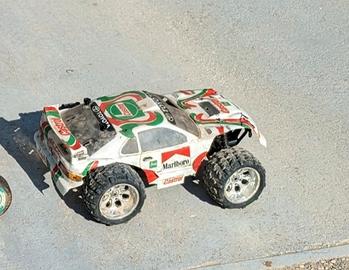 Monster truck 1/8 leggere descrizone