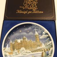 N. 8 PIATTI DA COLLEZIONE IN PORCELLANA