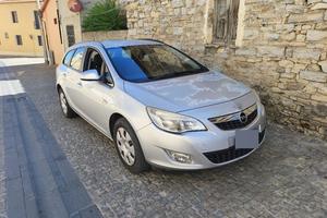 Opel astra sport tourer 1.7 -110 cv