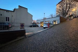 Posto moto coperto in garage privato condominiale