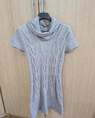 vestito a maniche corte colore grigio chiaro