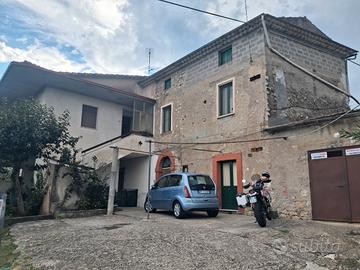 casolare in campagna + appartamento