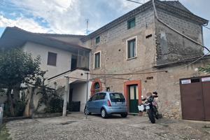 casolare in campagna + appartamento
