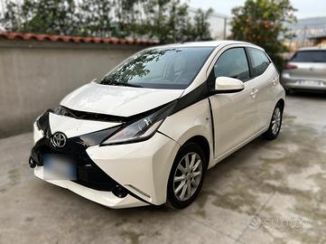 Toyota Aygo 1.0 Benzina 69CV 5p - 2017 Incidentata