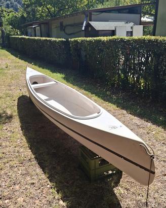 Canoa in vetroresina