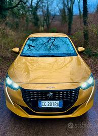 Puegeot 208 1.2 PureTech Allure pack iCookpit 3D