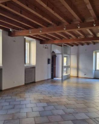 Immobile di 80 m² con 2 locali a Mapello