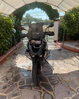 Gs 1200 triple black