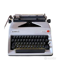 Macchina Da Scrivere Olympia Monica Anni 60