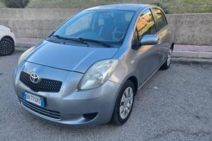 Toyota Yaris 1.0 5 porte Sol