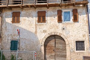 Sopramonte - appartamento da ristrutturare