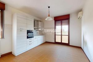 RIF: A487 Trilocale al secondo piano, con garage.