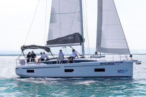 Bavaria c42