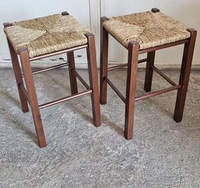 Coppia di sgabelli quadrati h 47 noce  e paglia