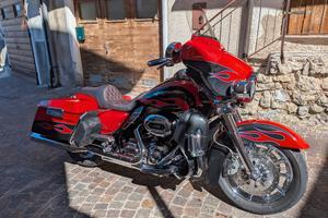 Harley Davidson Electra glide ultra CVO 