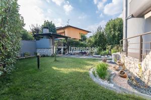 GORLA MINORE - VILLA A SCHIERA CON TAVERNA e BOX D