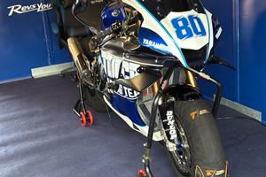 Yamaha R1 Race