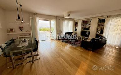 Prestigioso Attico Panoramico in Via Spadolini 9A