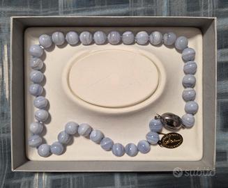 Collana in calcedonio