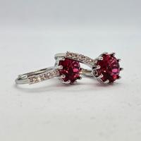 Orecchino con cristallo zircone cubico RED