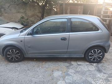 Opel Corsa 1200 benzina