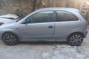 Opel Corsa 1200 benzina