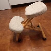 Sgabello svedese ortopedico ergonomico in legno