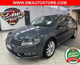 VOLKSWAGEN Passat 2.0 TDI Highline BlueM. Tech.