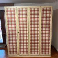 Armadio vintage in legno già smontato