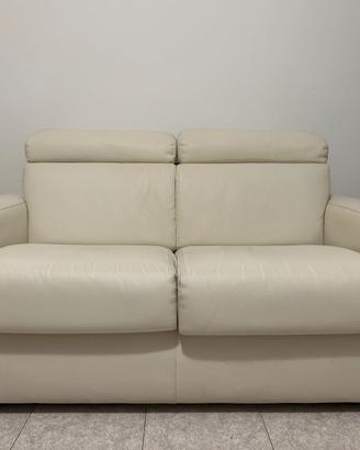 Divano Poltronesofà in similpelle bianco