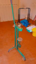 attrezzo per imbottigliare tappi in sughero