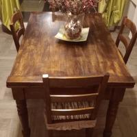 tavolo in legno modello massello con 6 sedie