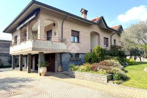 VILLA SINGOLA A CESATE