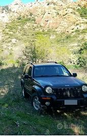 Jeep Liberty 2.5 Diesel cambio manuale 