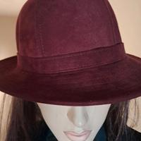 Cappello cloche color bordeaux 