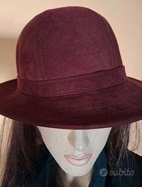 Cappello cloche color bordeaux 
