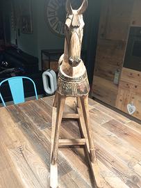 cavallo a dondolo in legno