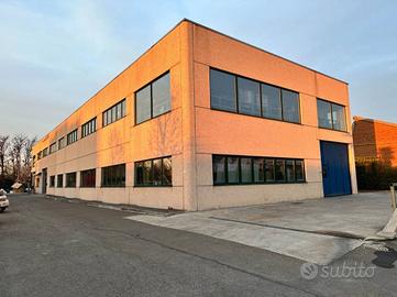 Immobile di 2350 m² con più di 5 locali a Modena