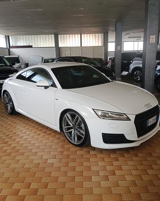 Audi TT Coupé 2.0 TFSI S line
